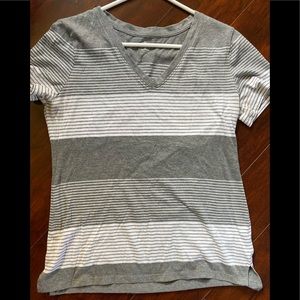 🔥a.n.a. V neck top